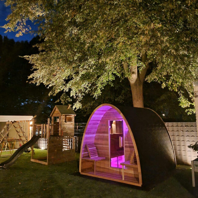 Une autre vision de Sauna pod Knotty Red Cedar